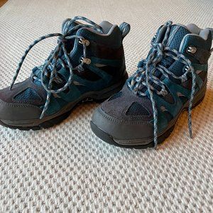 L.L. Bean Waterproof Trail Model Hikers, Kids sz 6